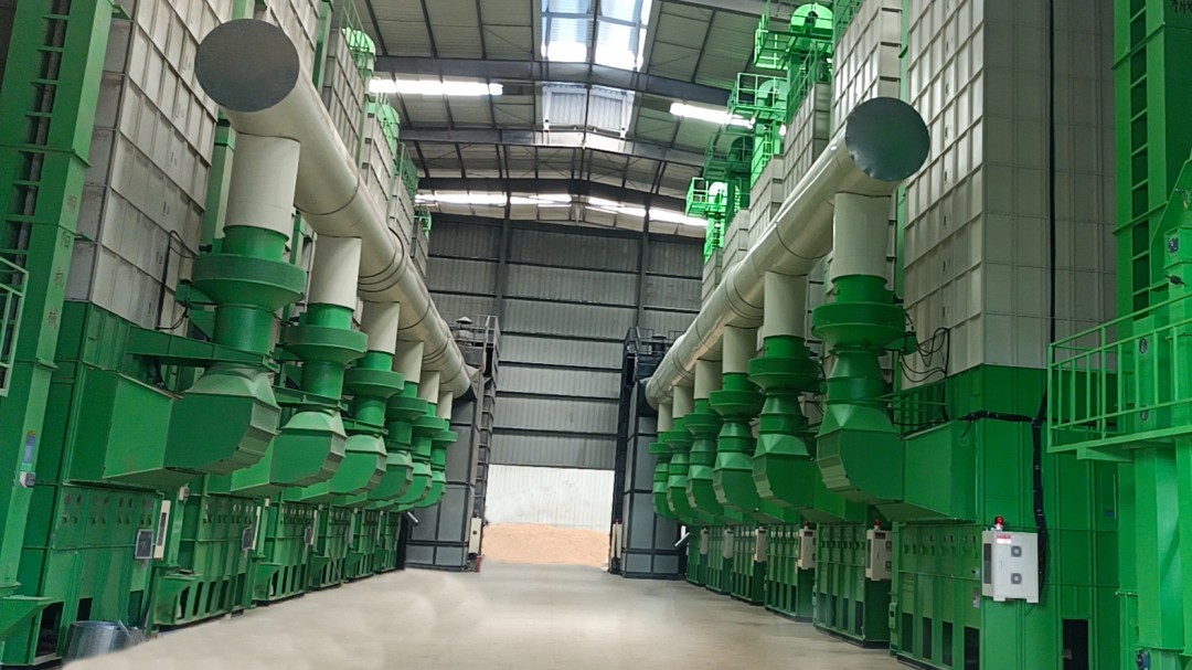 (32 tons × 12 units) Batch capacity 360 tons  fully automatic grain drying line